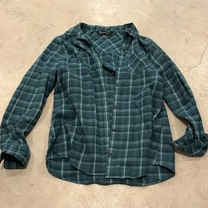 Under Armour flannel women’s XL